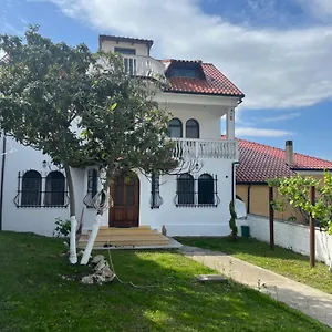 Guest house Taga, Kruje